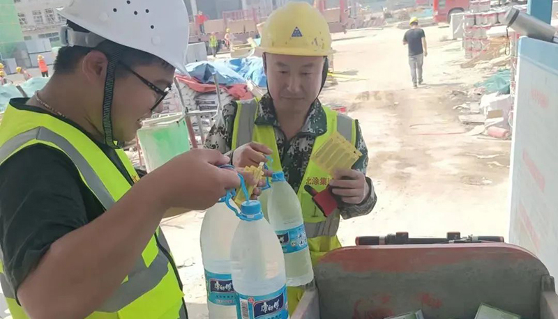 炎炎夏日施工忙，慰问关怀送清凉！北涂建工集团致敬一线建设者
